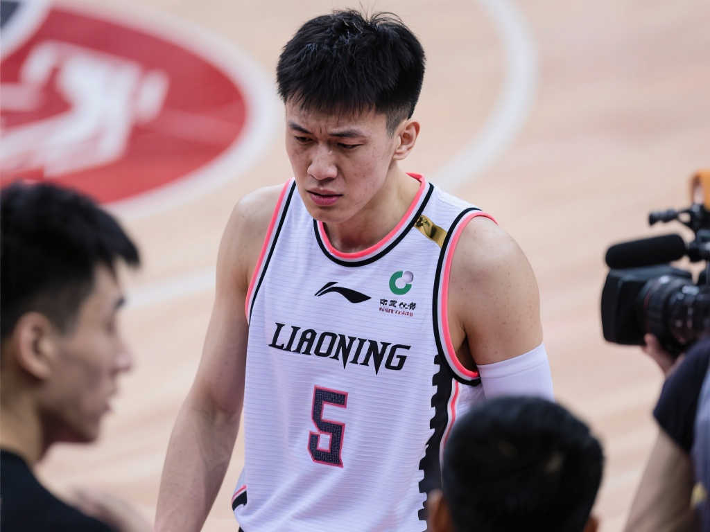 中脱颖而出 中脱颖而出